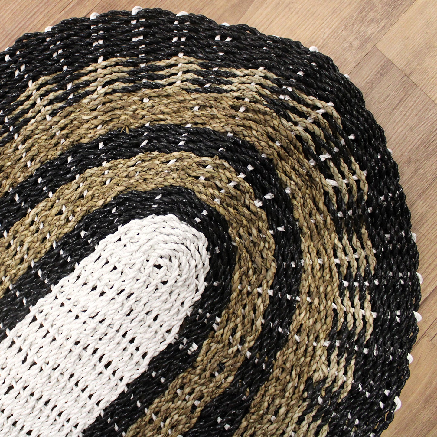 Oval Seagrass Black, White & Tan Classic Rug