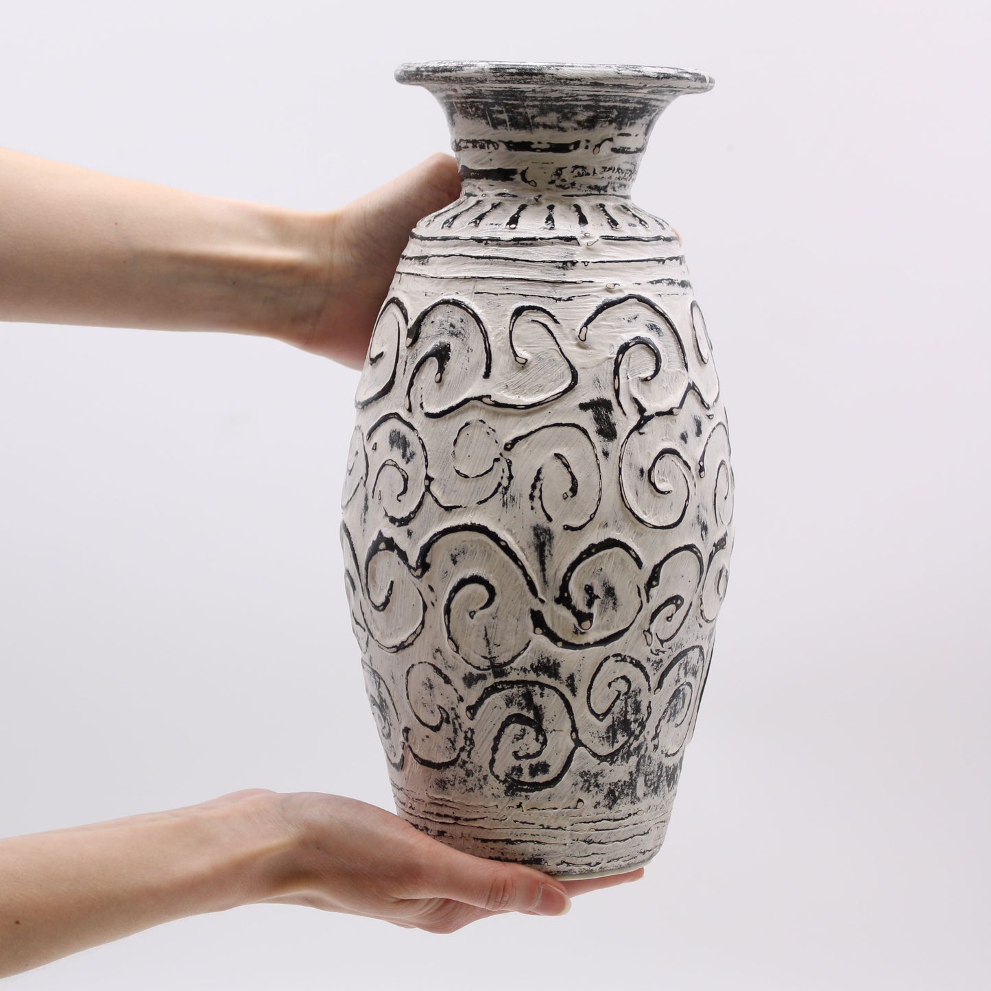 Swirls Shaped Vase (Cream)