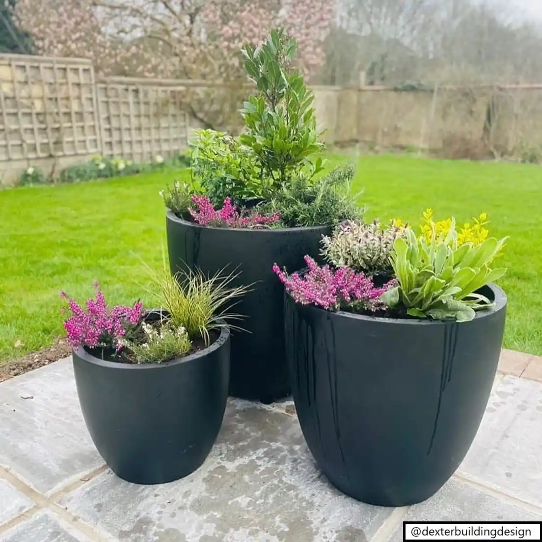 IDEALIST Lite 30cm Garden Planter | Washed Light Concrete Egg Round Planter | Contemporary Outdoor Plant Pot D30 H30 cm, 21L