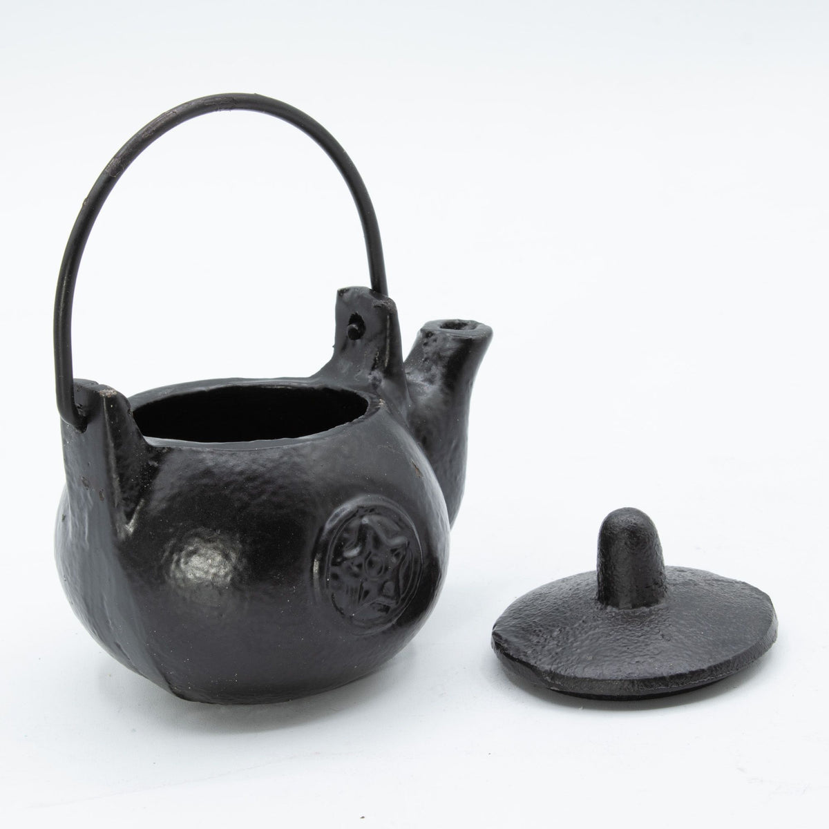 Cast Iron Ritual Pot with Pentagram – Incense & Herb Burner