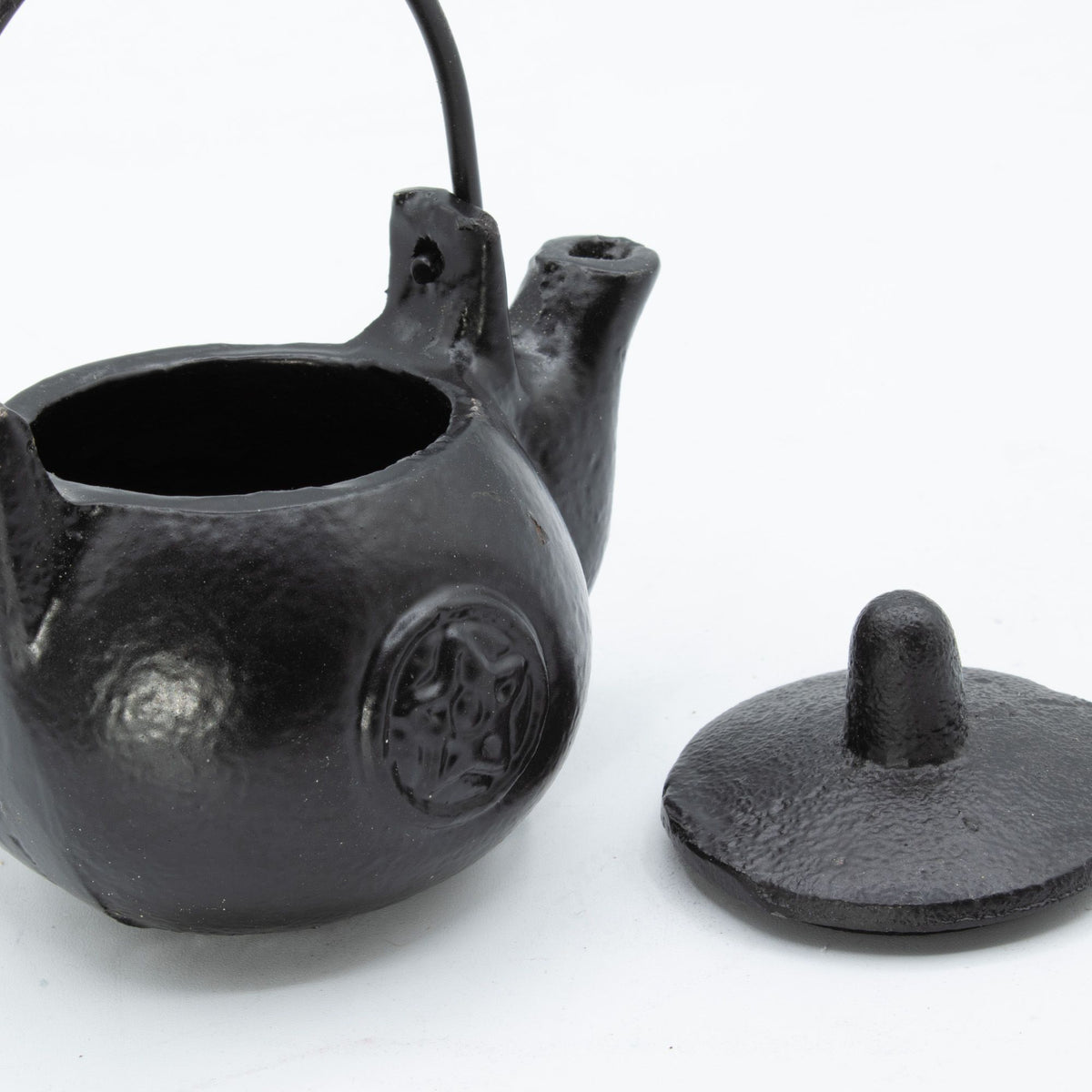 Cast Iron Ritual Pot with Pentagram – Incense & Herb Burner