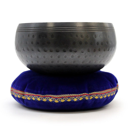 Black Beaten Bowl (Medium)